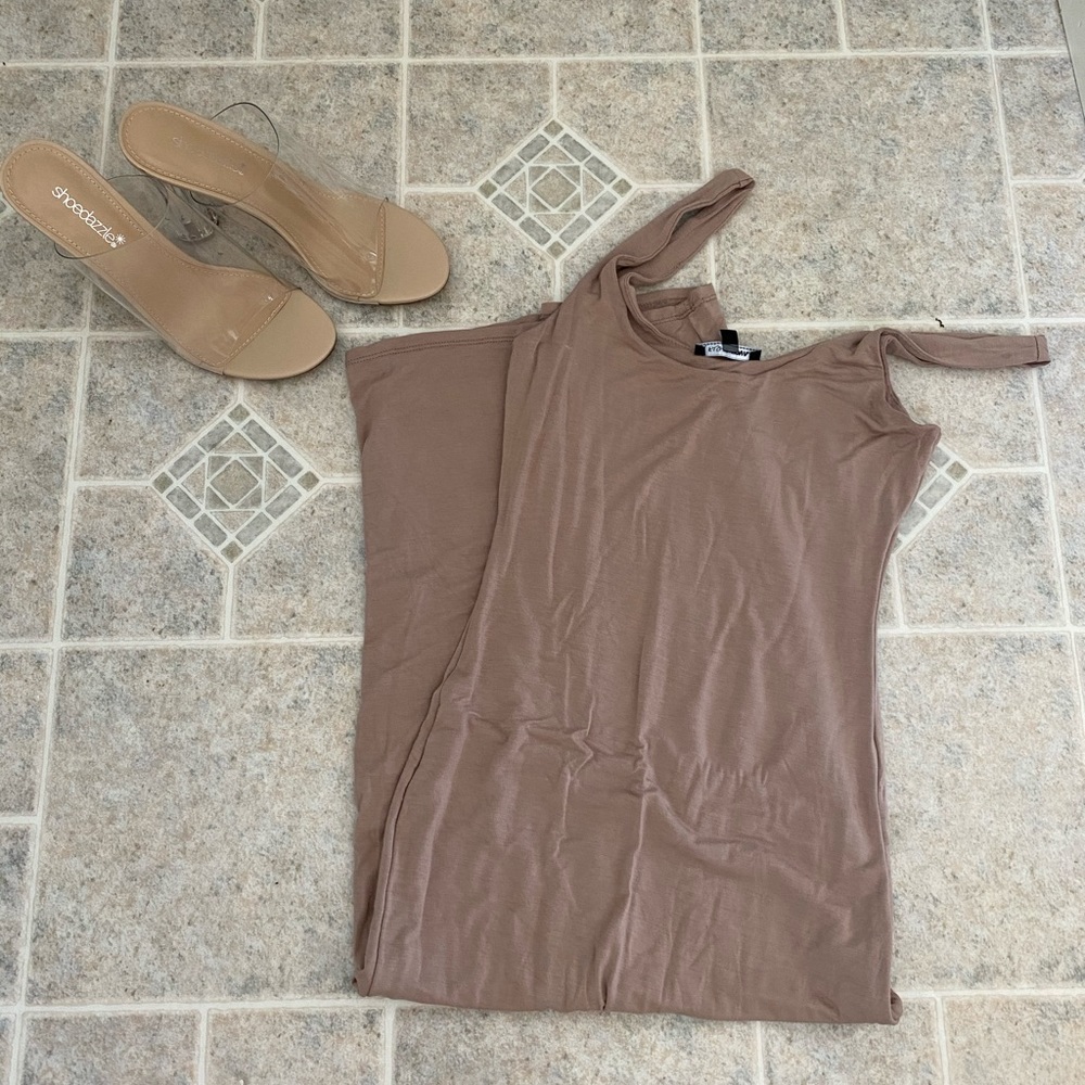 Nude Maxi BodyCon Dress!!